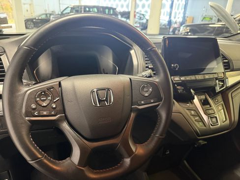 Used 2023 Honda Odyssey Sport image 5