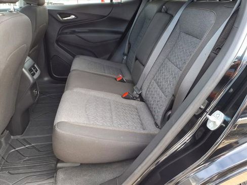 Used 2023 Chevrolet Equinox LT w/ LPO, Floor Liner Package image 9
