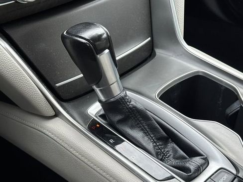 Used 2018 Honda Accord Touring image 21