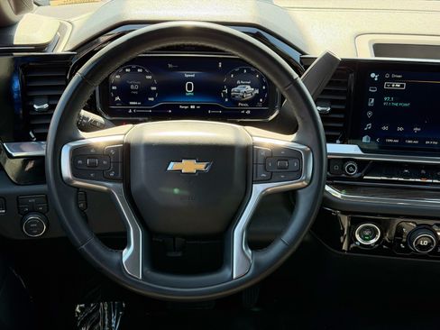 Used 2023 Chevrolet Silverado 1500 LT AWD/4WD image 15