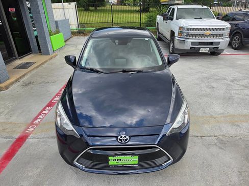 Used 2017 Toyota Yaris iA FWD image 4