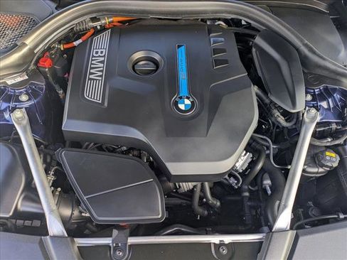 Used 2018 BMW 530e w/ Premium Package 2 image 24