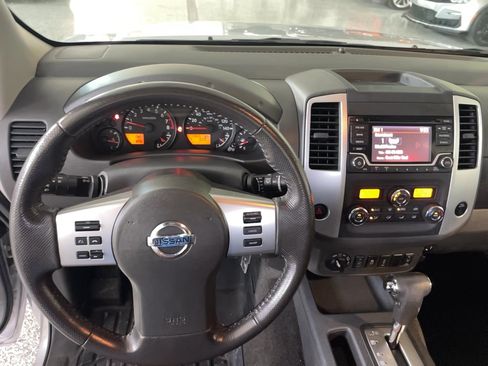 Used 2017 Nissan Frontier SV w/ SV Value Truck Package AWD/4WD image 11