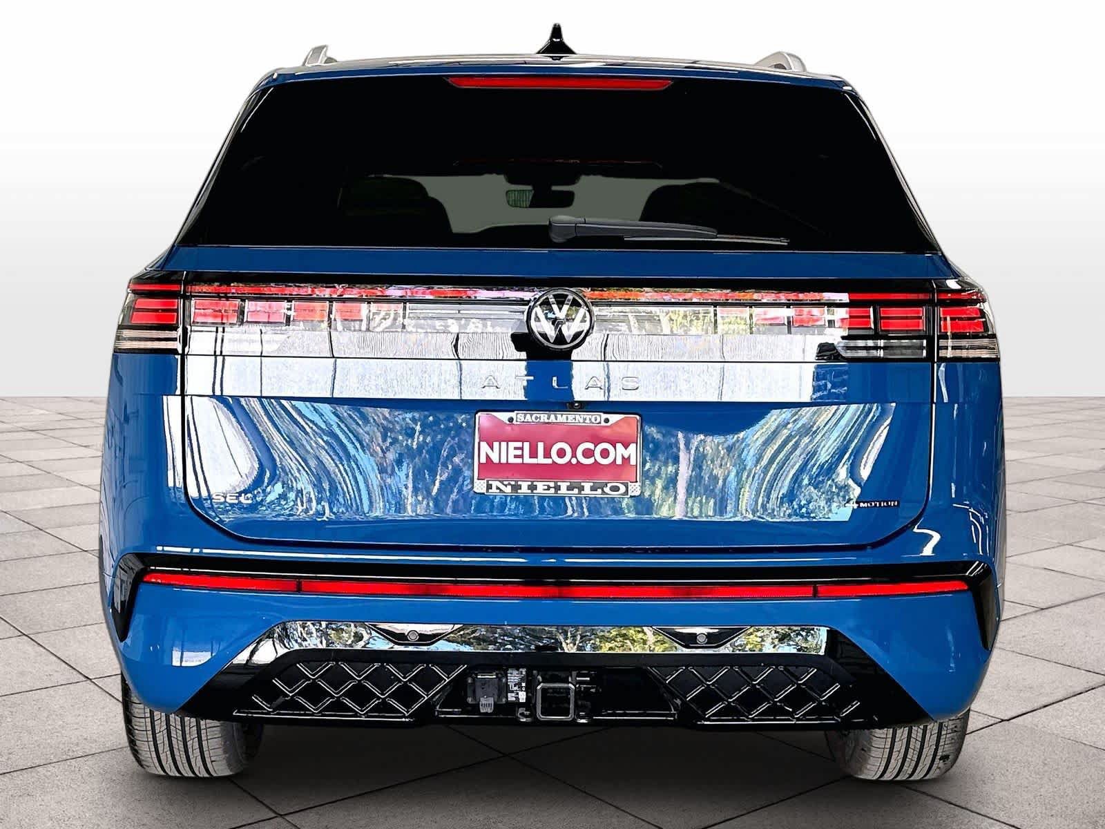 New 2027 Volkswagen Atlas SEL R-Line AWD/4WD image 4