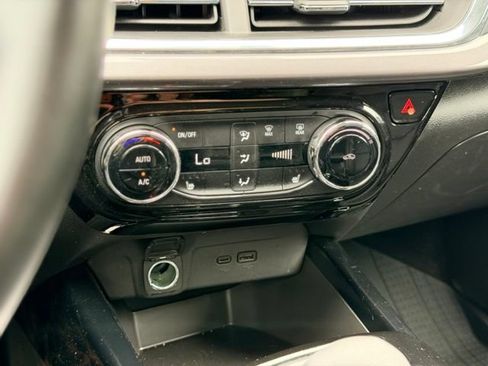 Used 2024 Chevrolet Trax ACTIV w/ Driver Confidence Package FWD image 16
