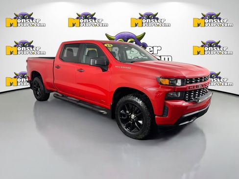 Used 2020 Chevrolet Silverado 1500 Custom w/ Custom Convenience Package AWD/4WD image 3