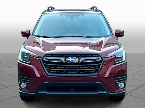 Used 2022 Subaru Forester Limited image 3