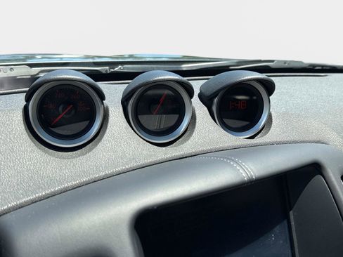 Used 2020 Nissan 370Z Touring Sport RWD image 18