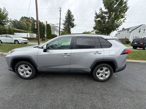 Used 2021 Toyota RAV4 XLE w/ Convenience Package AWD/4WD image 4