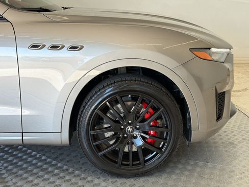 Used 2022 Maserati Levante Modena AWD/4WD image 12