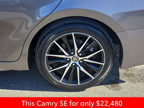 Used 2024 Toyota Camry SE image 39