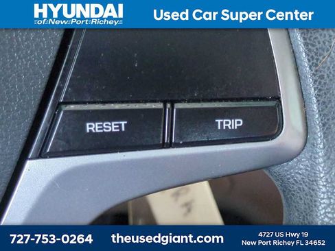 Used 2017 Hyundai Elantra SE FWD image 22