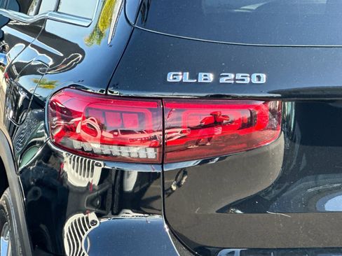 Used 2020 Mercedes-Benz GLB 250 image 32