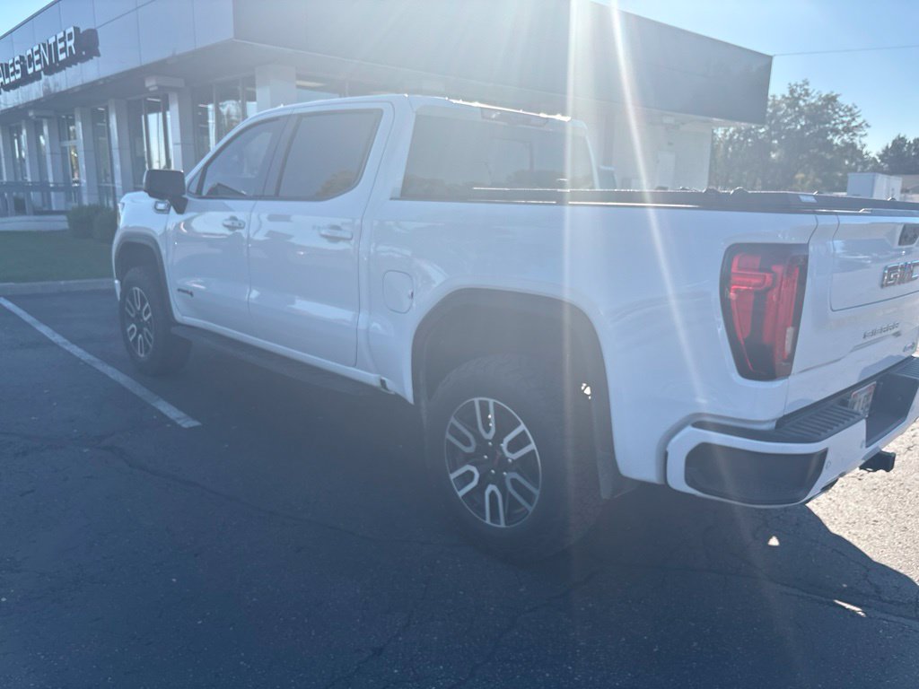 Used 2022 GMC Sierra 1500 AT4 w/ AT4 Premium Package AWD/4WD image 4