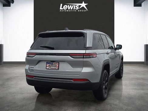 New 2026 Jeep Grand Cherokee Altitude AWD/4WD image 4