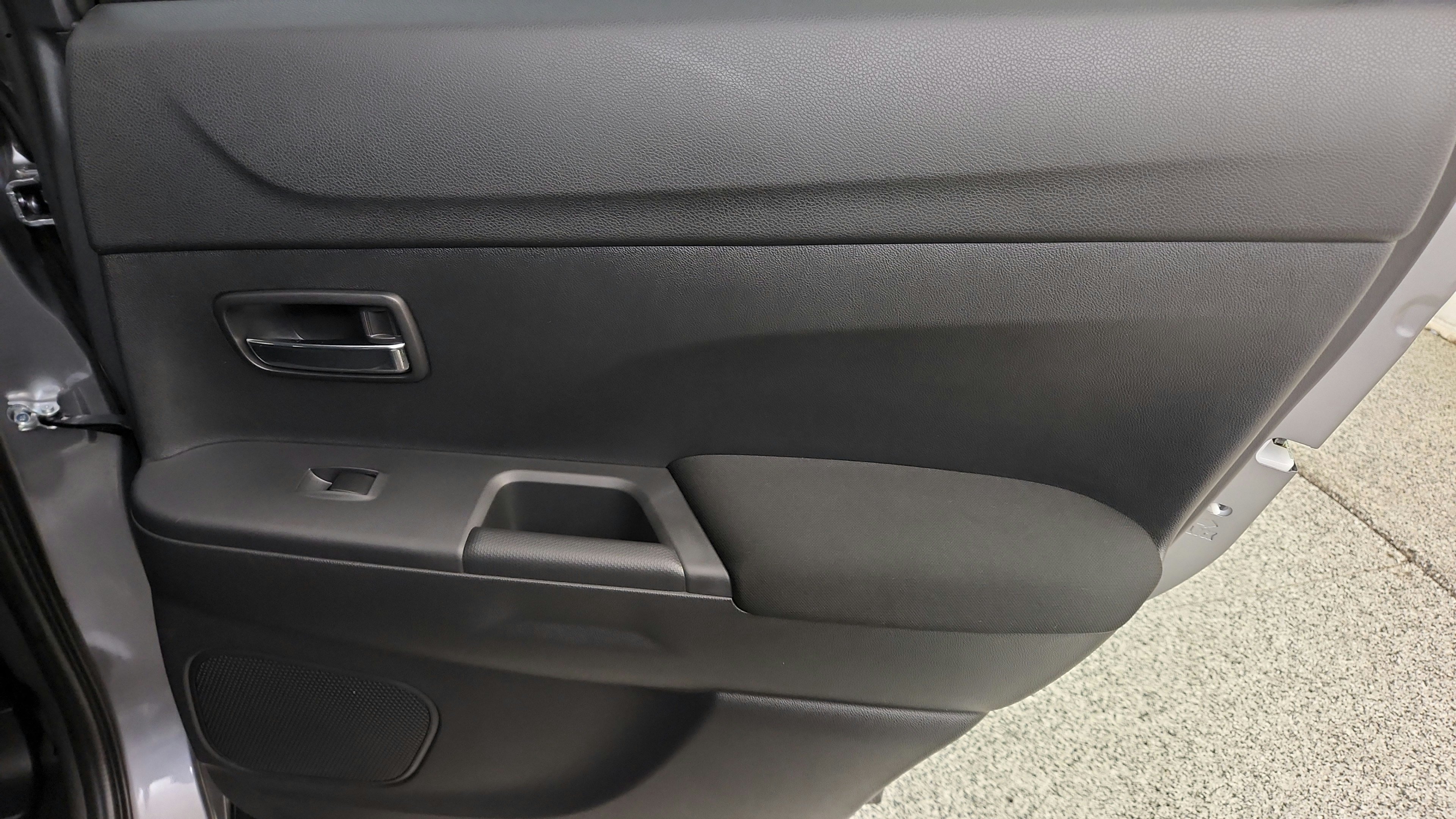Used 2025 Mitsubishi Outlander Sport ES AWD/4WD image 32