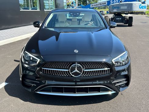 Used 2023 Mercedes-Benz E 450 4MATIC Sedan image 4