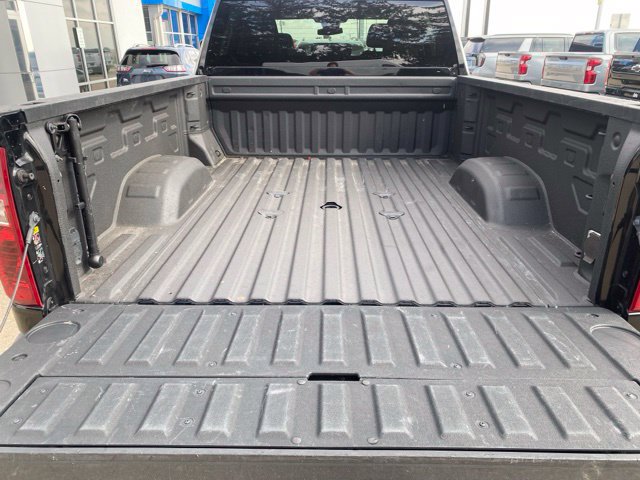 Used 2025 Chevrolet Silverado 2500 Custom w/ Custom Convenience Package AWD/4WD image 5
