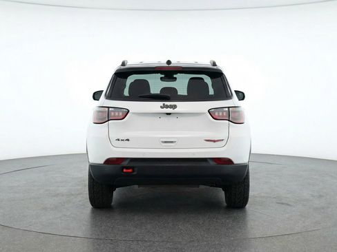 Used 2025 Jeep Compass Trailhawk image 6