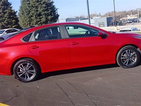 Certified 2023 Kia Forte LXS image 3