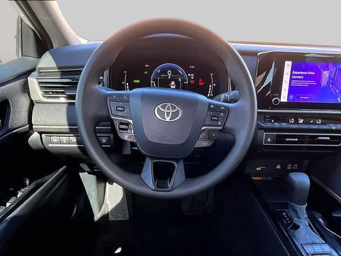 Used 2025 Toyota Camry LE FWD image 6