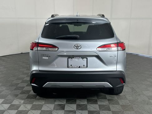 Used 2022 Toyota Corolla Cross LE FWD image 4