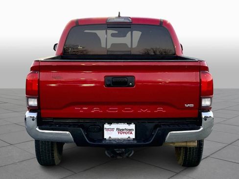 Used 2018 Toyota Tacoma SR5 image 4