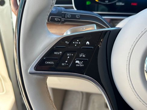 Used 2025 Mercedes-Benz Maybach GLS 600 4MATIC image 18