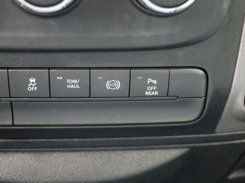 Used 2018 RAM 2500 Tradesman w/ Chrome Appearance Group image 27