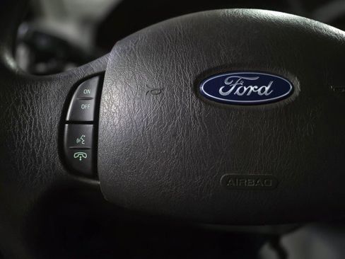 Used 2019 Ford E-450 and Econoline 450 Super Duty image 17