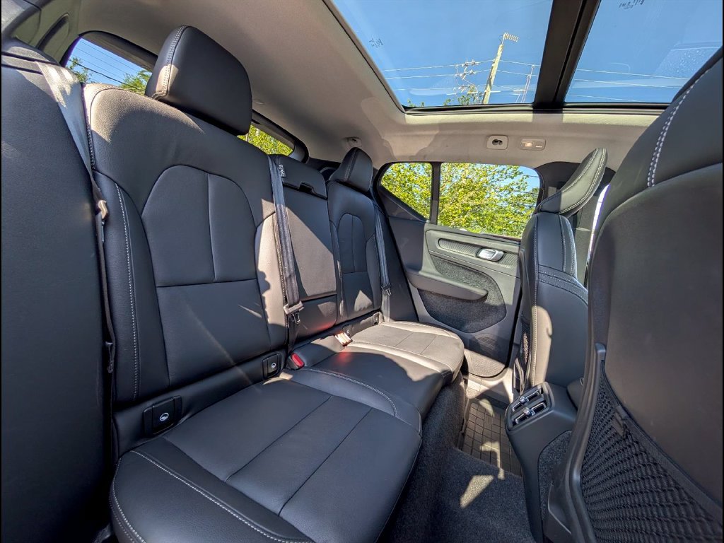 Certified 2026 Volvo XC40 B5 Plus AWD/4WD image 17