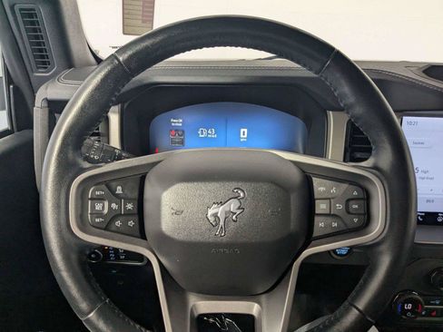 Used 2025 Ford Bronco Outer Banks AWD/4WD image 17