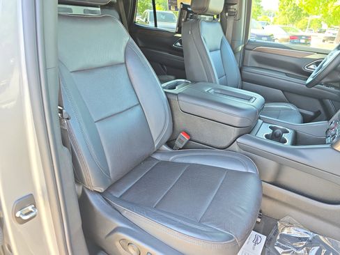 Used 2023 Chevrolet Tahoe High Country AWD/4WD image 10