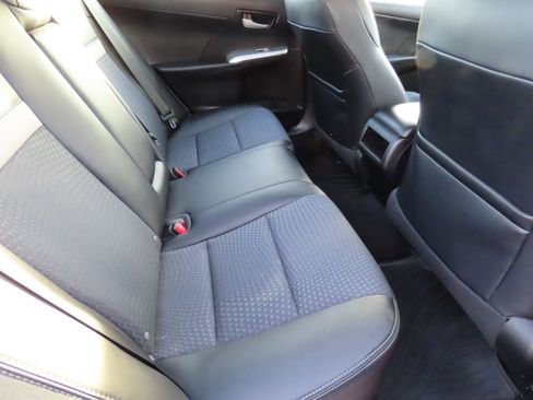 Used 2012 Toyota Camry SE image 13