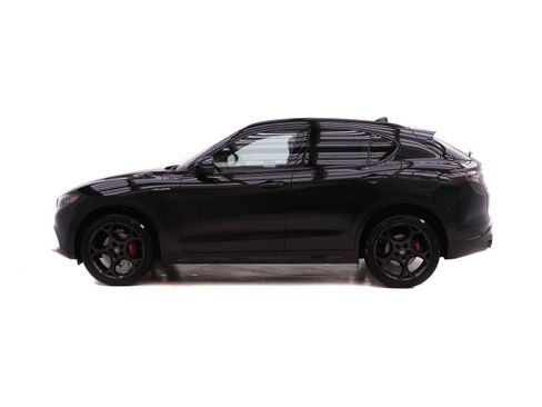 New 2026 Alfa Romeo Stelvio Sprint AWD/4WD image 3