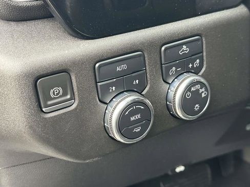 Used 2023 GMC Sierra 1500 SLE image 31