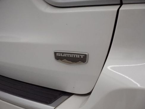 Used 2016 Jeep Grand Cherokee Summit w/ Platinum Series Group AWD/4WD image 9