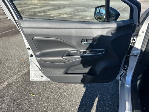 New 2025 Nissan Versa SR w/ Trunk Package image 10