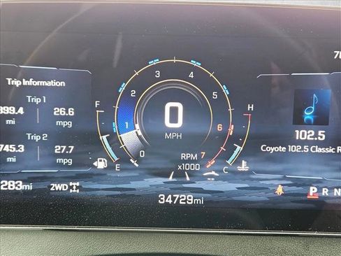 Used 2025 Chevrolet Traverse LT image 11