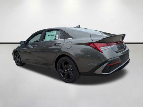 New 2026 Hyundai Elantra SEL Sport FWD image 6