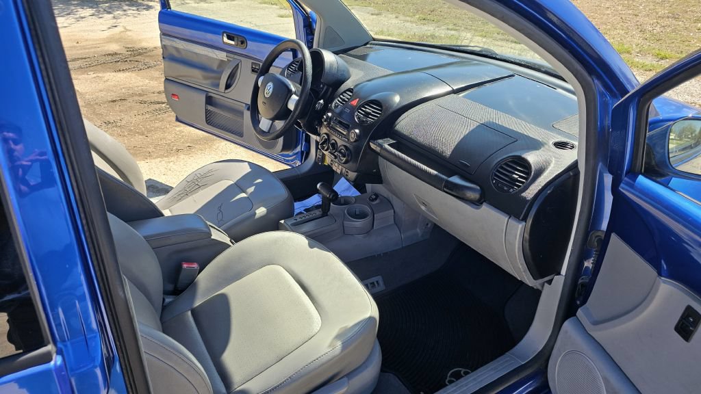 Used 2004 Volkswagen Beetle GLS FWD image 6
