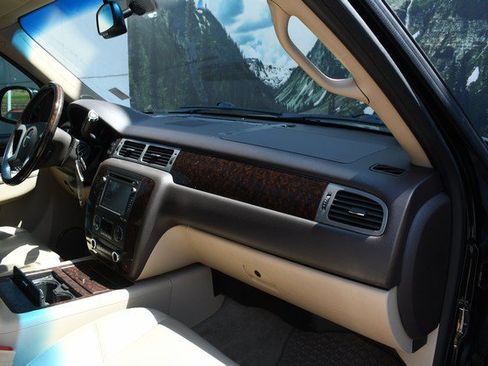 Used 2014 GMC Yukon XL Denali AWD/4WD image 25