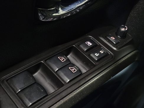 Used 2020 Nissan Titan PRO-4X w/ Pro-4x Convenience Package image 27