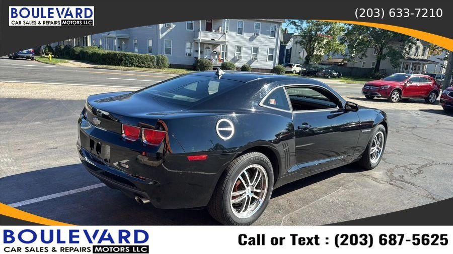 Used 2011 Chevrolet Camaro LS RWD image 7
