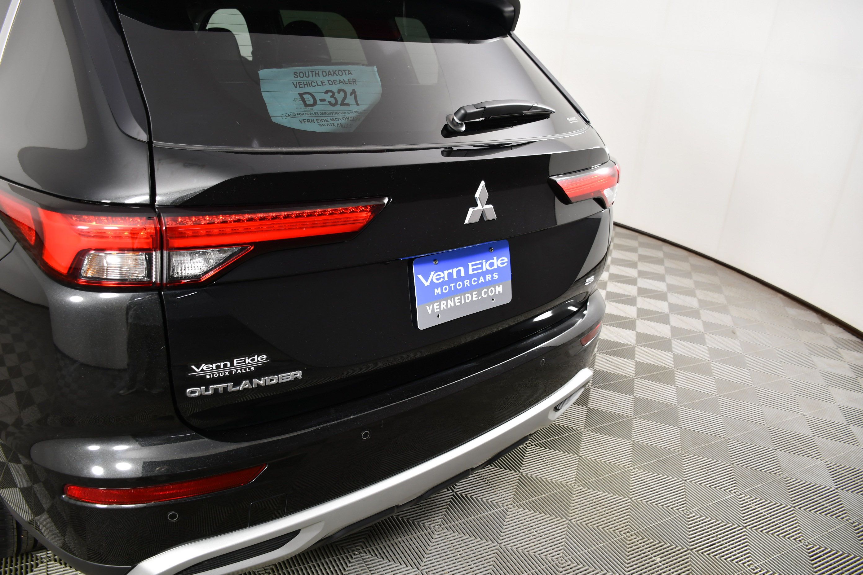 Used 2023 Mitsubishi Outlander SE AWD/4WD image 15