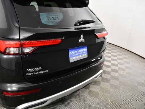 Used 2023 Mitsubishi Outlander SE AWD/4WD image 15