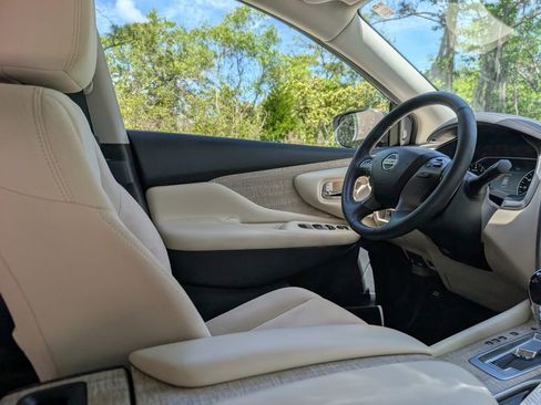 Used 2020 Nissan Murano SV image 14