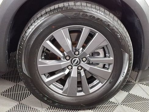 Used 2022 Nissan Pathfinder SV AWD/4WD image 11