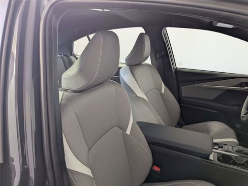 Used 2025 Toyota Camry SE image 32