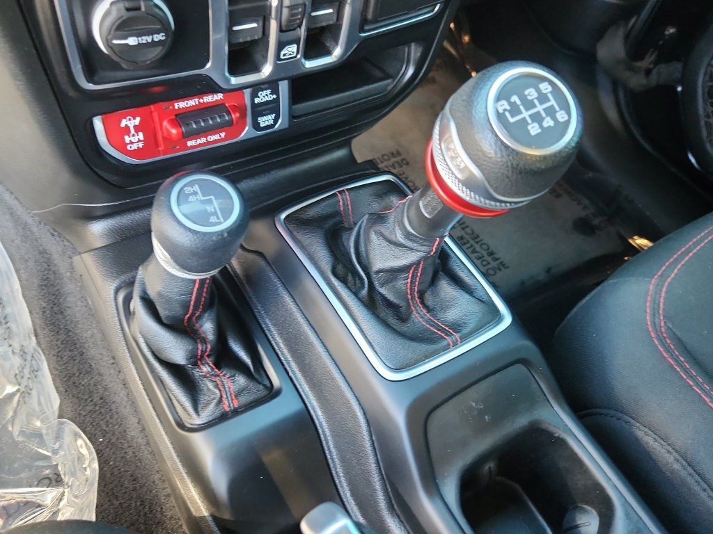 Used 2021 Jeep Wrangler Unlimited Rubicon AWD/4WD image 22